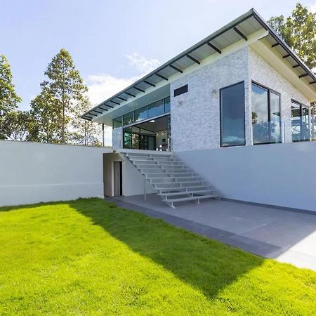 Stunning 3-Bed Villa In Chiang Mai Exterior foto
